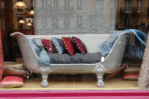 Оригинальный диван из старинной ванны своими руками