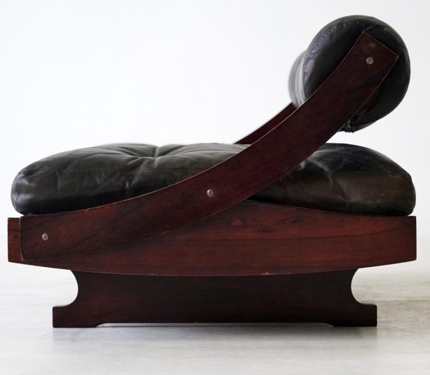 винтажный кожаный диван. Италия 60-е годы