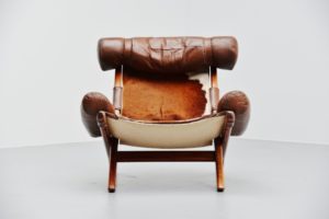Sergio-Rodrigues-leather-chair9388